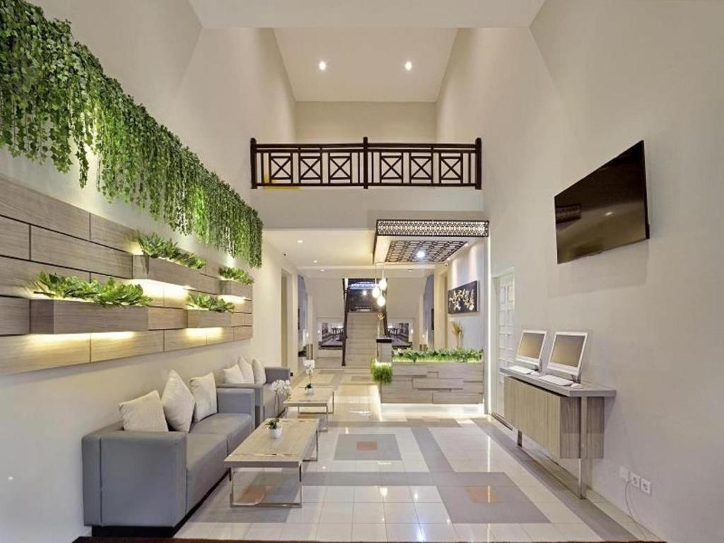 Whiz Prime Hotel Darmo Harapan Surabaya Eksteriør billede